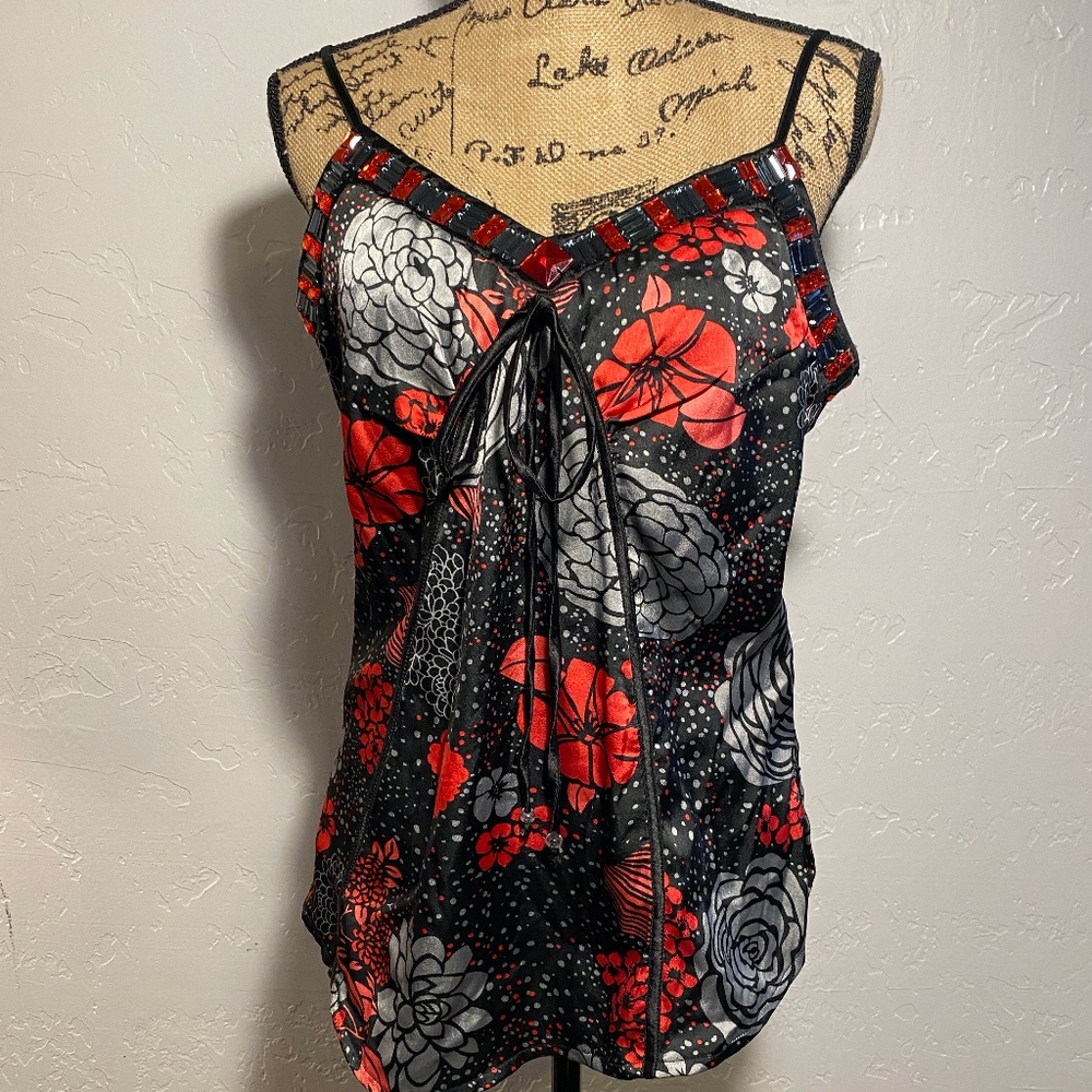 Bizarre adjustable straps, size large.